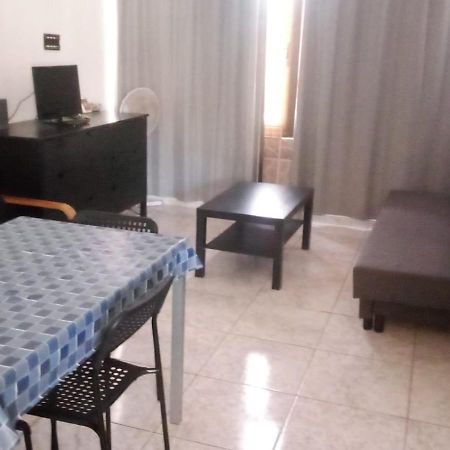 Primavera appartement tot 6 personen. Arona  Extérieur photo